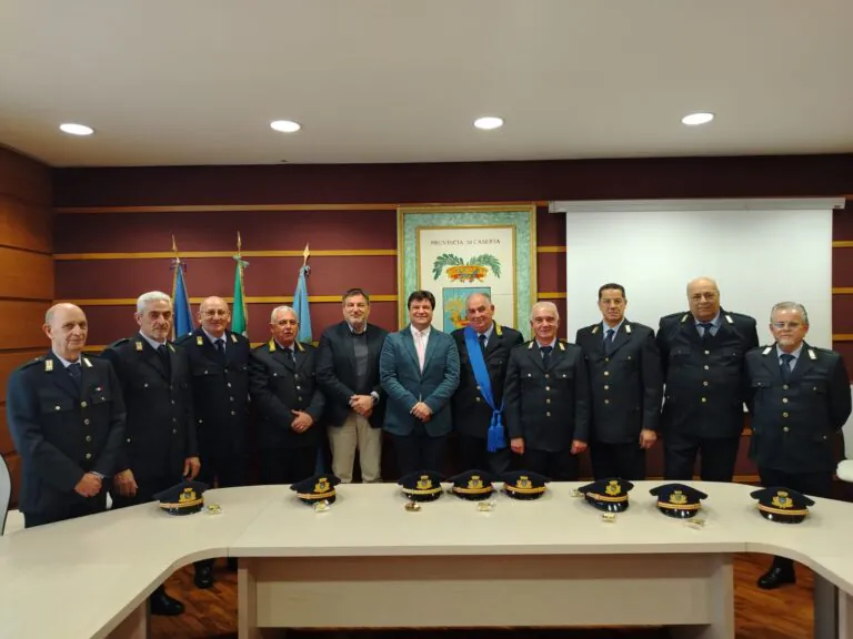 Il Presidente De Rosa consegna distintivi di grado di luogotenente a 7 poliziotti
