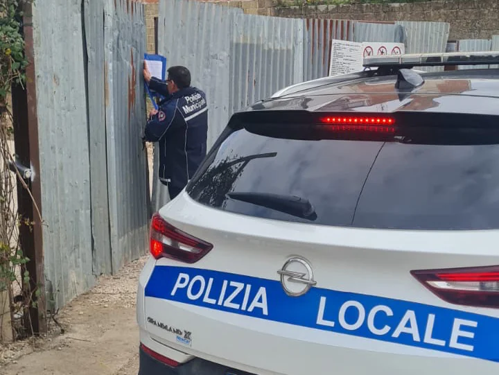 Il sindaco ordina la sospensione dei lavori per l’antenna Vodafone