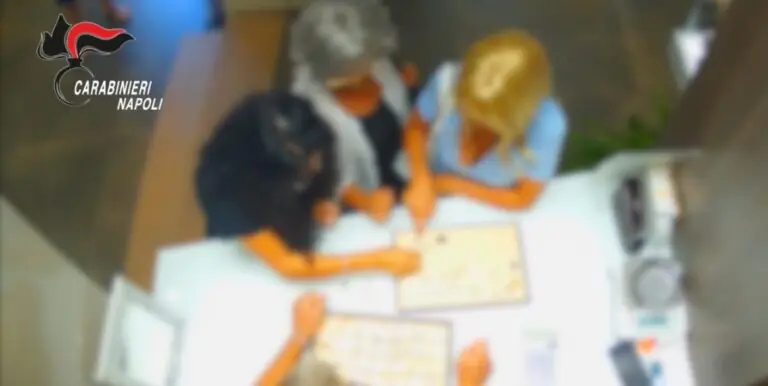 Furto di gioielli da 60mila euro, incastrate dal video