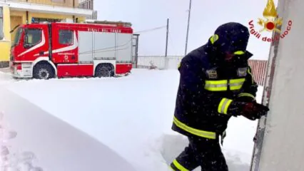Emergenza neve, vigili del fuoco in azione: 50 interventi