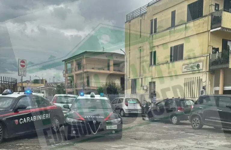 Giovane trovato morto dai vigili del fuoco: non rispondeva da ore. NOME E FOTO