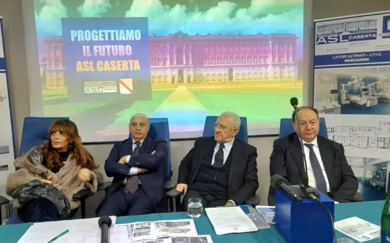 C’è De Luca per la prima pietra per l’ampliamento dell’ospedale
