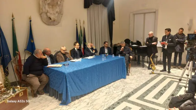 Versi per il borgo, avvocato presenta raccolta di poesie