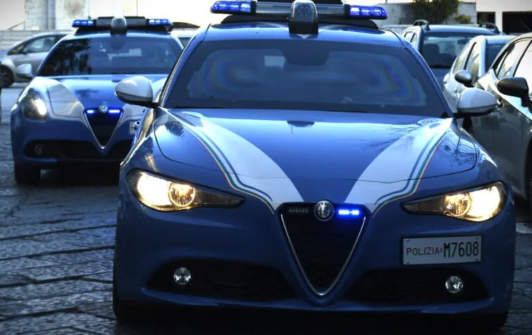 Latitante arrestato dalla Polizia in piazza: su lui pende mandato di arresto europeo