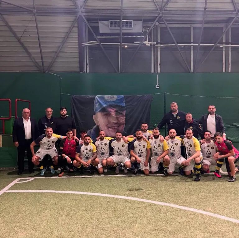 “Brigata ass ‘e mazz” in festa per la vittoria della “Futsal Crisci”