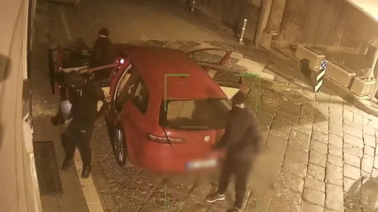 Tentativo di furto dissuaso in piena notte presso una farmacia
