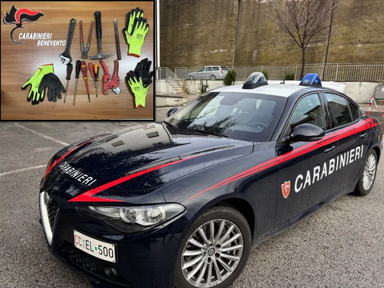 Fuga dopo furto in appartamento, 3 in manette