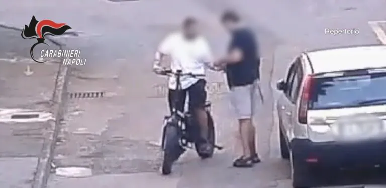 Delivery della droga per bypassare chiusure, 10 arresti