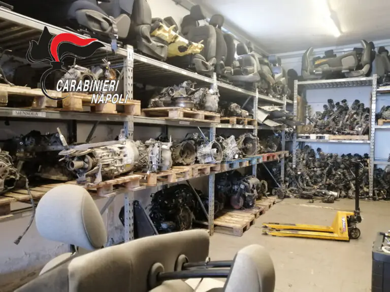 Venditore di auto e carrozziere nei guai dopo blitz