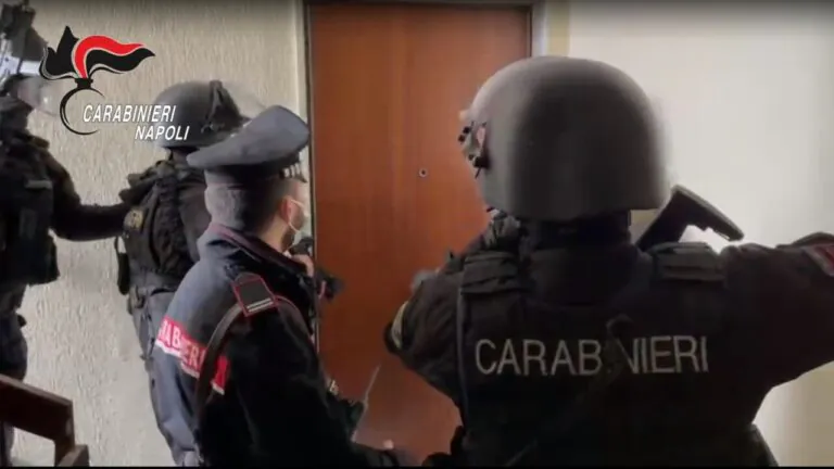 Asta per terreno finisce tra minacce di morte e intrallazzi, 5 arresti