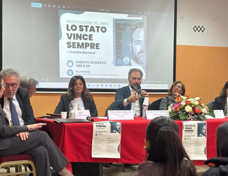 Al Liceo Cortese la presentazione del libro di Catello Maresca