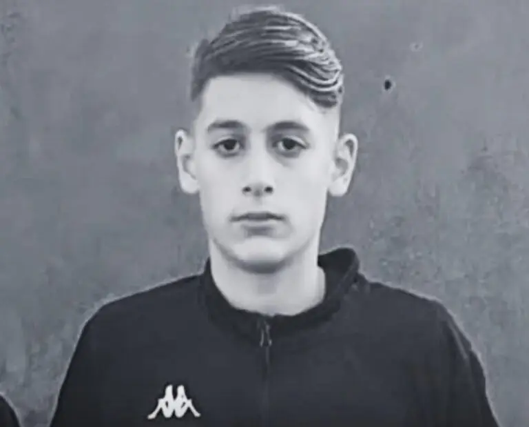 Muore a 14 anni prima dell’allenamento alla scuola calcio