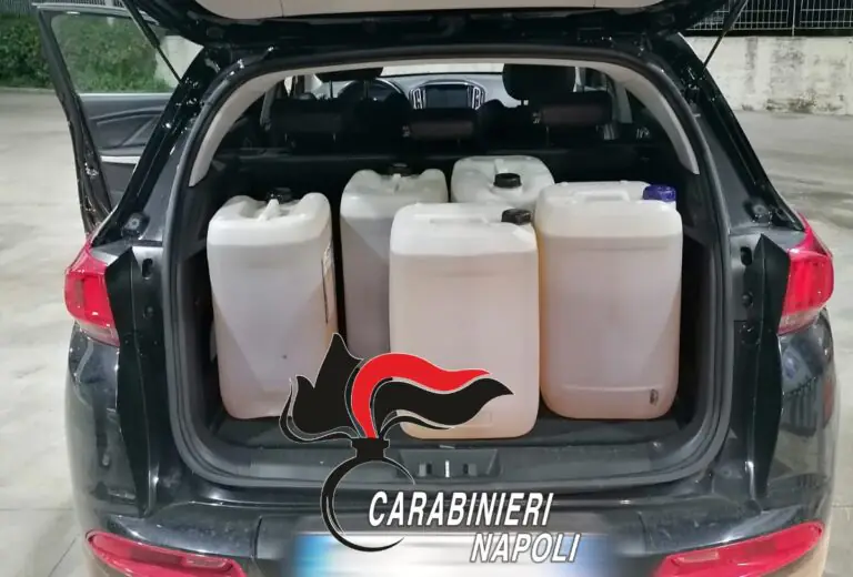 Traffico di carburante e carte clonate, 2 arresti