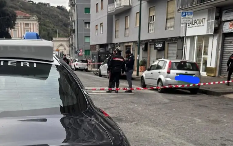 Agguato davanti allo stadio, un morto e un ferito grave. Il profilo della vittima