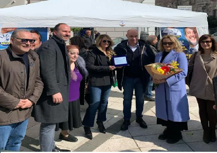 Cancro al seno, Lega premia Donne come noi