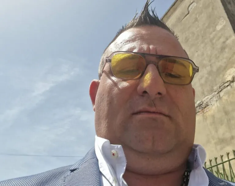 Imprenditore uccide il collega a colpi d’arma da fuoco: la sua versione dei fatti