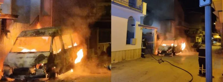 Paura nella notte: furgoni prendono fuoco all’improvviso