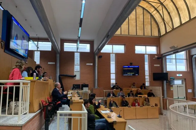 Il nuovo Palazzetto dello Sport nel rione Gescal, via libera dal Consiglio