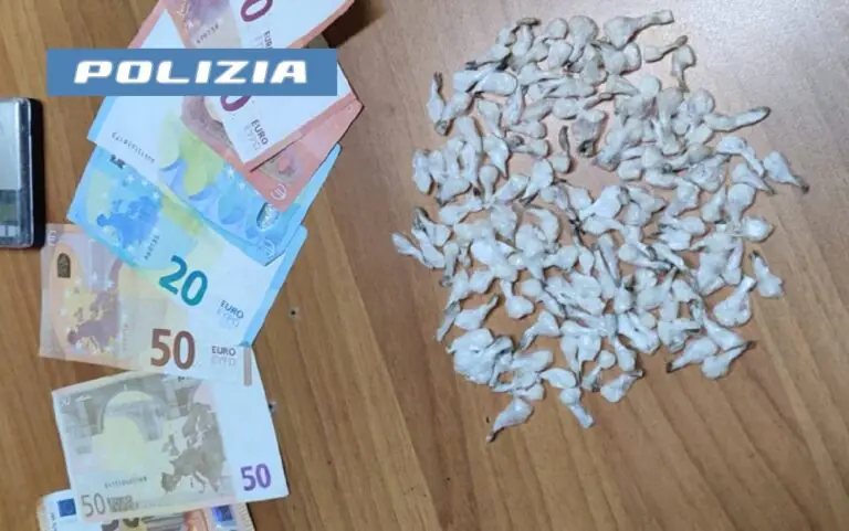 Polizia scopre coca-shop a due passi dal cimitero: dosi negli armadi