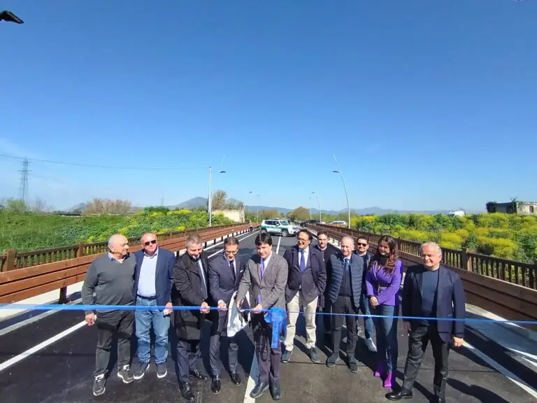 Taglio del nastro per il nuovo ponte del Casertano