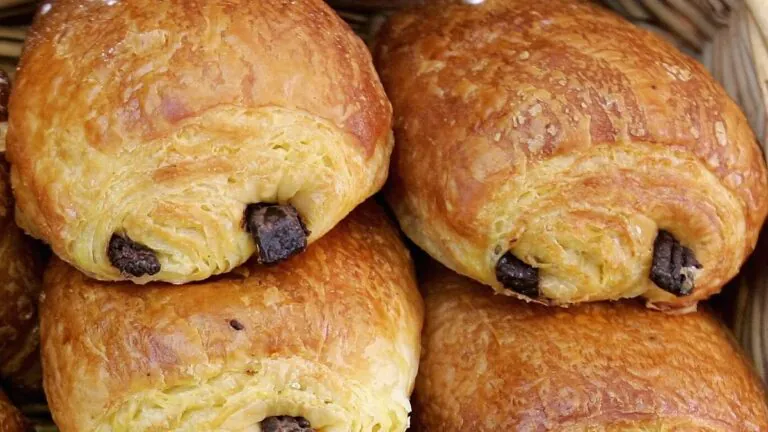 Graffette di ferro nel pane al cioccolato: 3 bambini in ospedale