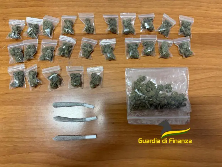 Bar fa pubblicità sui social al suo drink con la droga: finanzieri vanno e trovano pure pistola