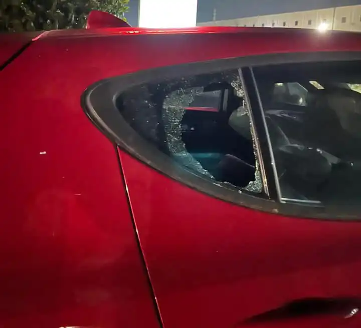 Assaltano l’auto dell’ex sindaco mentre lui è al ristorante