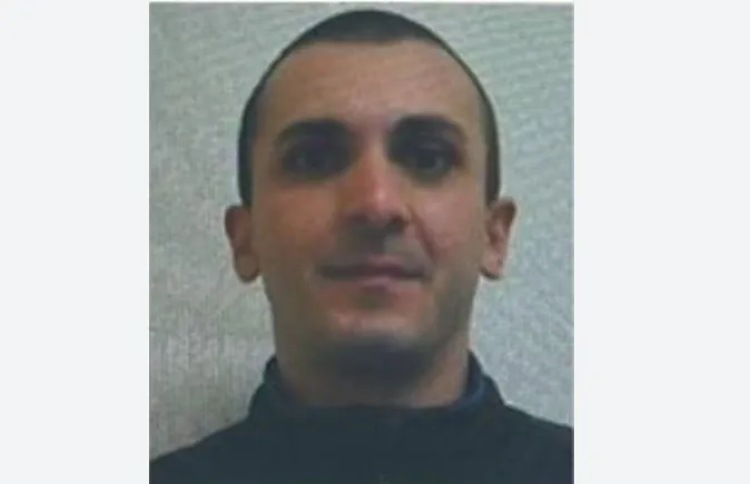 Ex detenuto si lancia dal Duomo: era ricercato per tentato omicidio e sparizione della collega