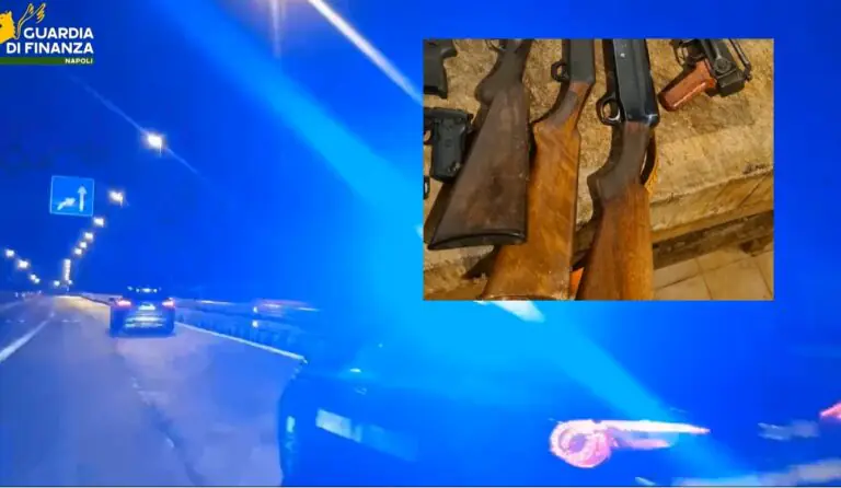 Finanza scova arsenale e droga, 4 arresti