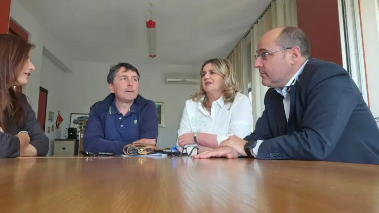 Vertice sulla frazione, prove di dialogo tra schieramenti