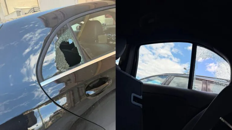 Raid ad auto nel parcheggio del centro commerciale: è allarme