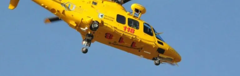 Impatto choc tra auto: 5 i feriti tra cui tre bambini. Una di loro trasferita in elisoccorso