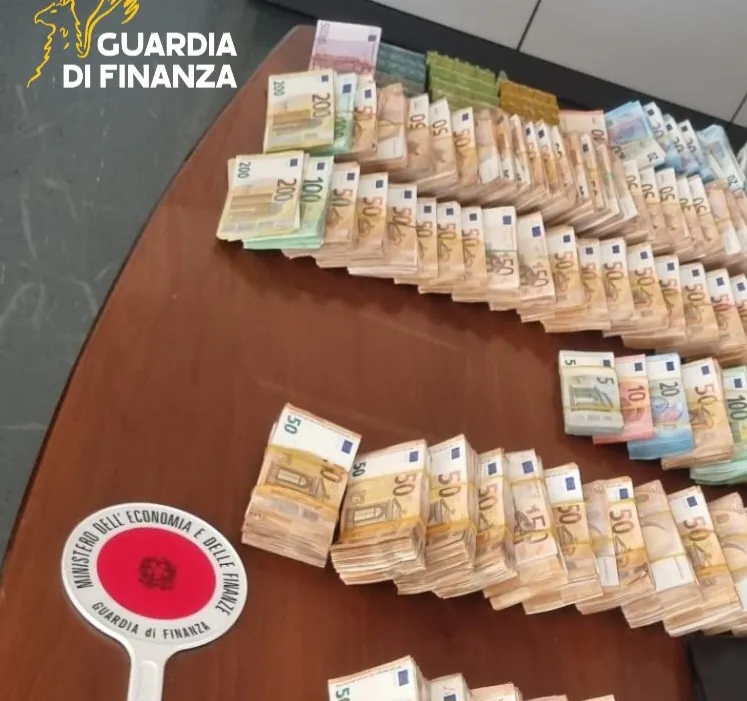 Trovato il malloppo tolto agli imprenditori sotto usura, 2 arresti