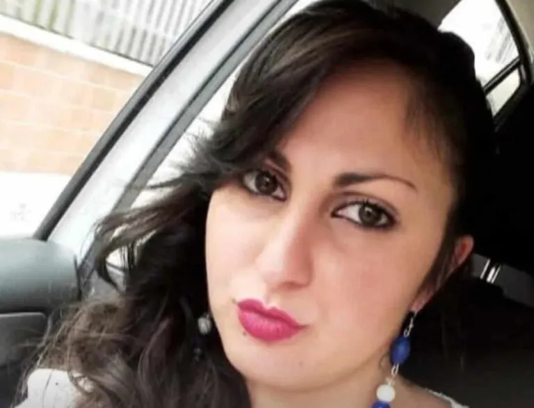 Donna si allontana dall’ospedale e sparisce nel nulla: l’appello per ritorvarla