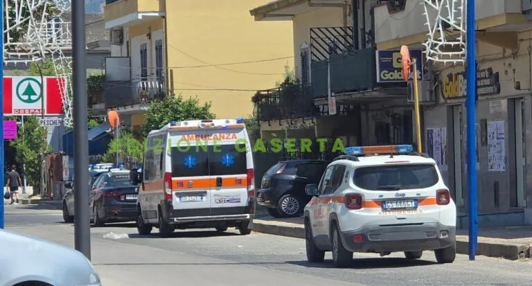 Va in escandescenza e arrivano 2 pattuglie: trasportato d’urgenza