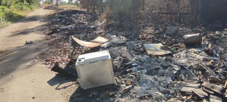 Città esposta da 2 settimane a fumi tossici dopo maxi rogo