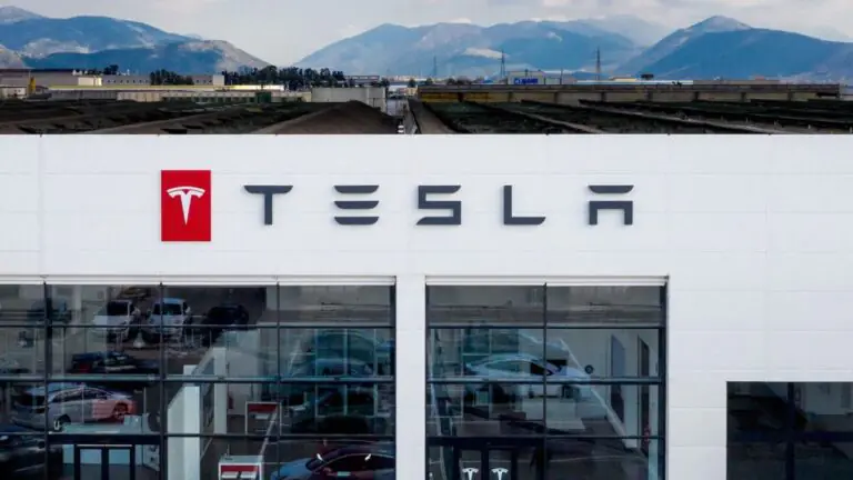 Tesla assume nel casertano