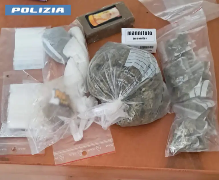 Tiene le buste di droga sul balcone di casa, arrestato