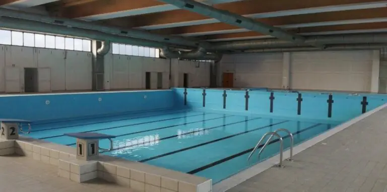 Riprendono i lavori alla piscina comunale coperta