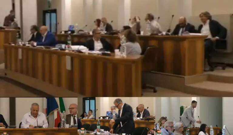 Consiglio dà via libera all’assestamento ma è scontro in aula