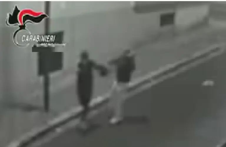 Giovanissimo accoltellato nel mega parcheggio, 2 fermati
