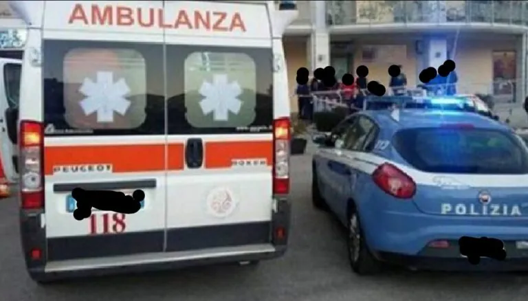 Dramma nel centro storico: donna cade da palazzo e muore