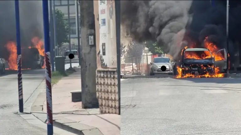 Paura in centro: auto prende fuoco nei pressi della chiesa