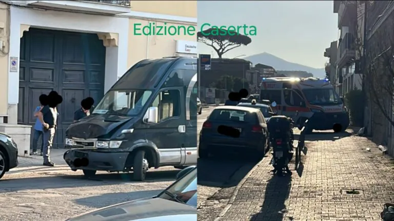 Schianto davanti al bar tra auto e minibus
