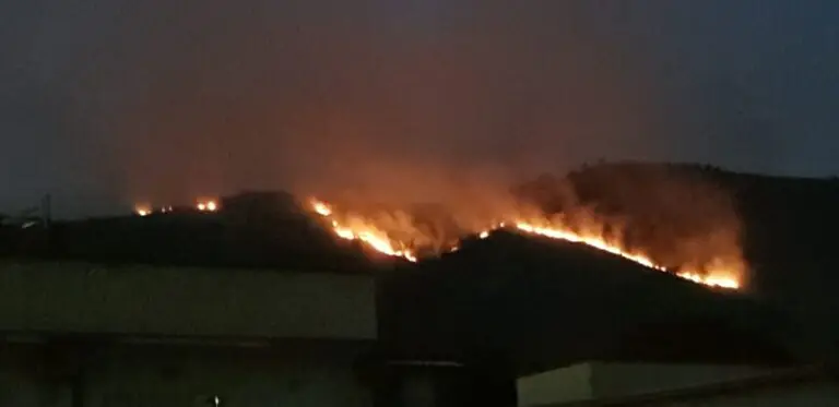 Colline in fiamme tra le 2 frazioni