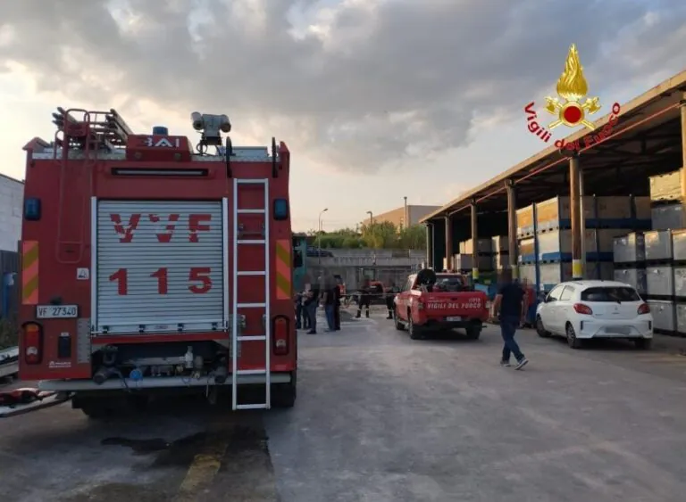 Dramma sul lavoro: cade in una scarpata e resta sepolto, operaio perde la vita