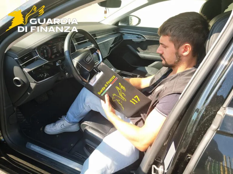 Affiliato del clan sorpreso con due yacht di lusso