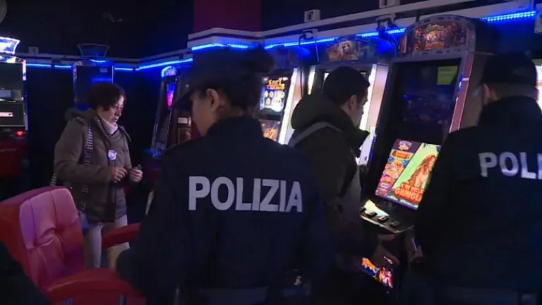 Arrestato al bar dopo violenza sessuale choc in famiglia