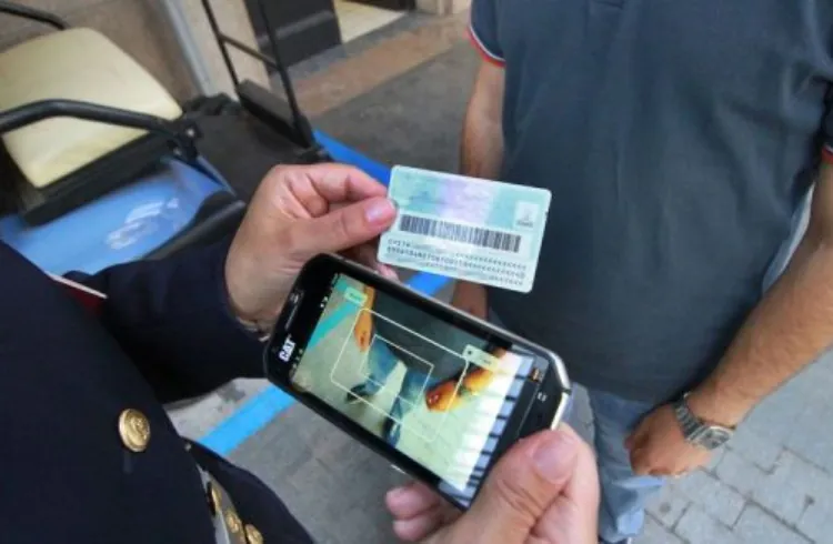 Finto carabiniere truffa invalido, badante lo filma e lo fa arrestare