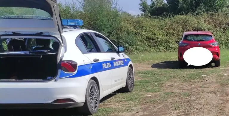 Zeppi di rifiuti e precedenti, due beccati sul corso